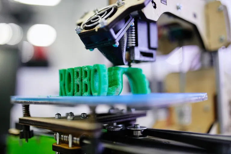 3D-Drucker druckt das Robbo Club Logo