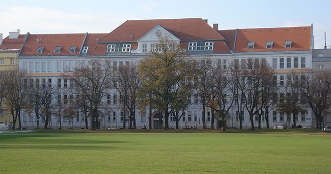 Johann-Hoffmann-Platz 20 Volksschule