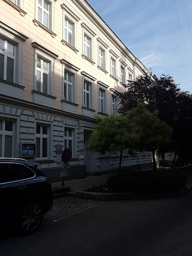 Alxingergasse 82 Volksschule