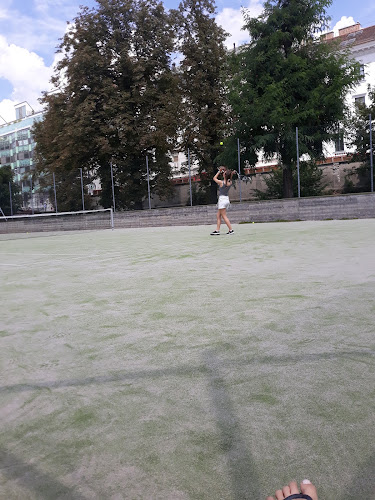 Favoritenstraße 15 Volksschule