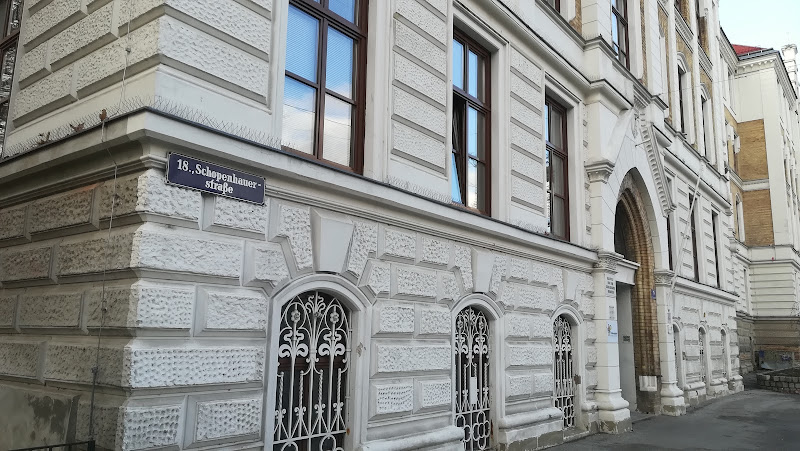 Schopenhauerstraße 79 Mittelschule