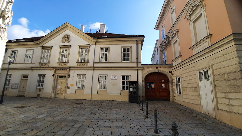 Am Platz 2 Volksschule