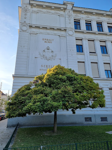 Marktgasse 31-35, derzeit p.A. Leystraße 34, 1200 Wien Volksschule
