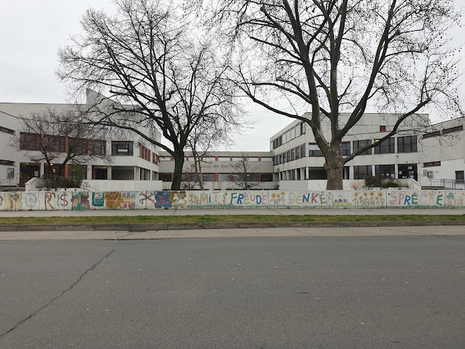 Adolf-Loos-Gasse 2 Mittelschule