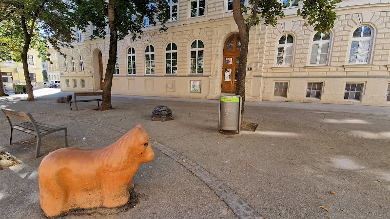 Friedrichsplatz 5 Volksschule