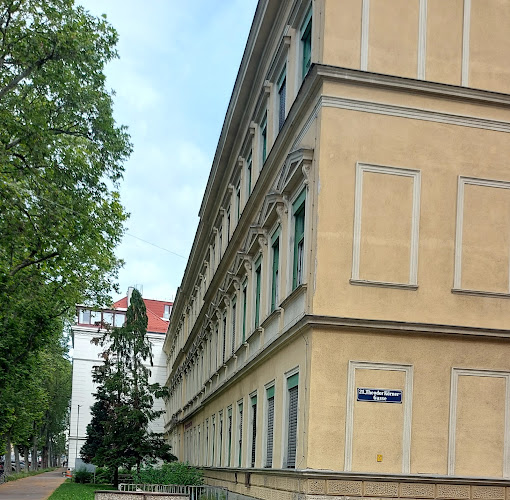 Kinzerplatz 9 Mittelschule