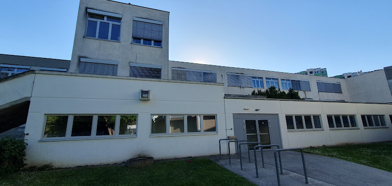 Mira-Lobe-Weg 4 Volksschule