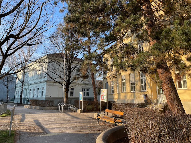 Hadersdorf, Hauptstraße 70 Volksschule