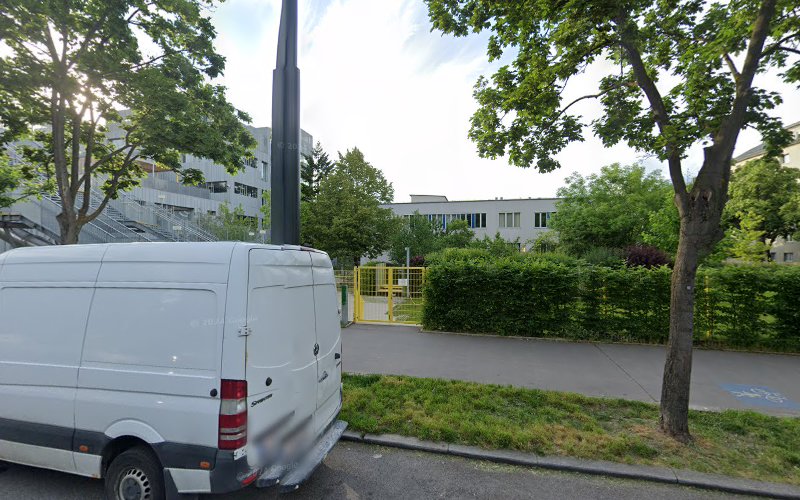 Längenfeldgasse 17 Volksschule