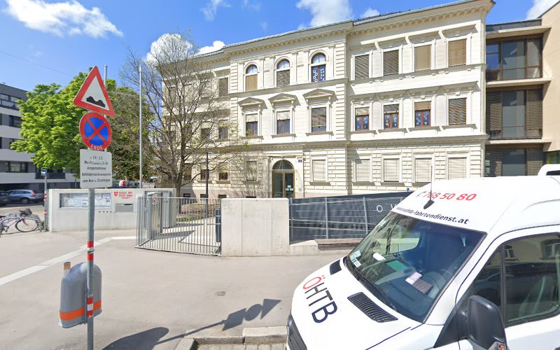 Simoningplatz 2 Volksschule