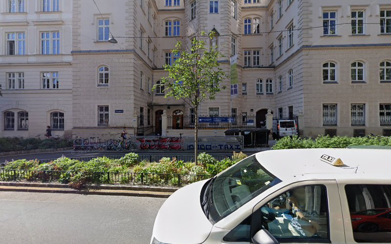 Burggasse 37 Volksschule