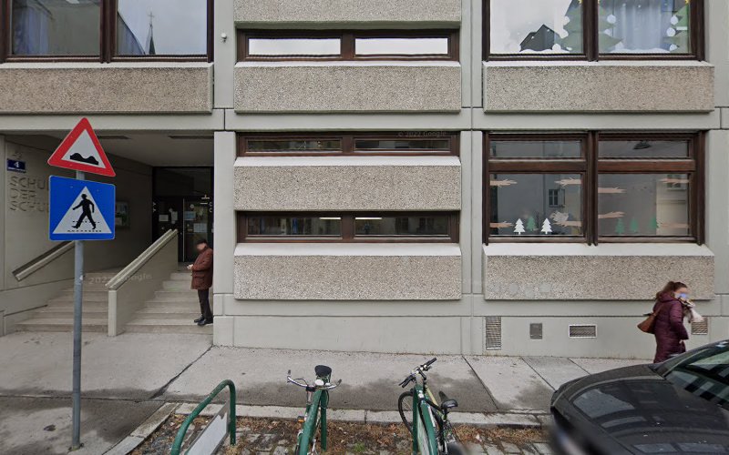 Gebrüder-Lang-Gasse 4 Mittelschule
