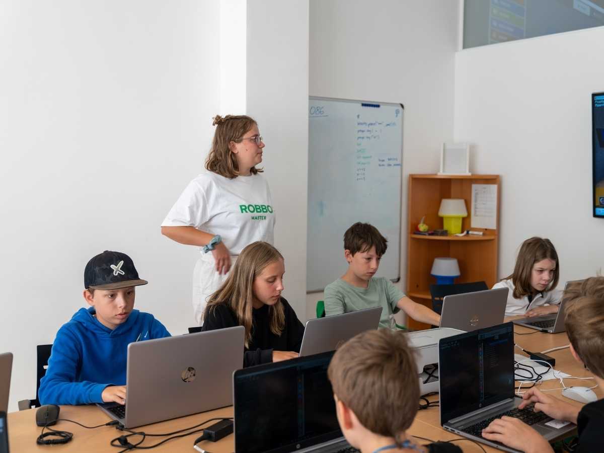 Robbo Club Trainer unterstützt Kinder beim Programmieren
