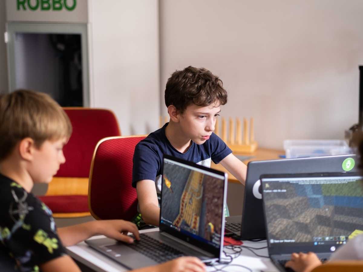 Minecraft-Programmierung für Kinder im Robbo Club